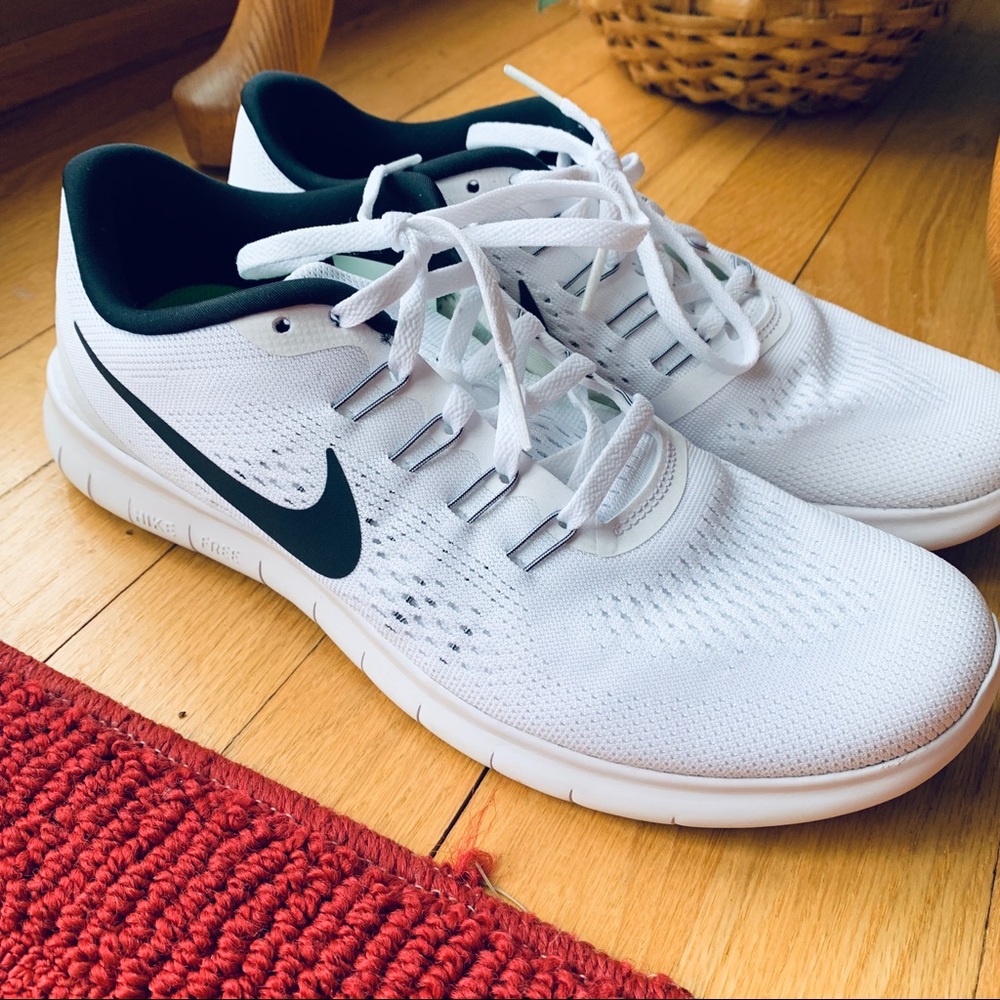 Nike Free RN Shoes